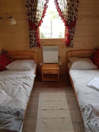 Лоджи Camping Family Bronowice Шале с одной спальней-3